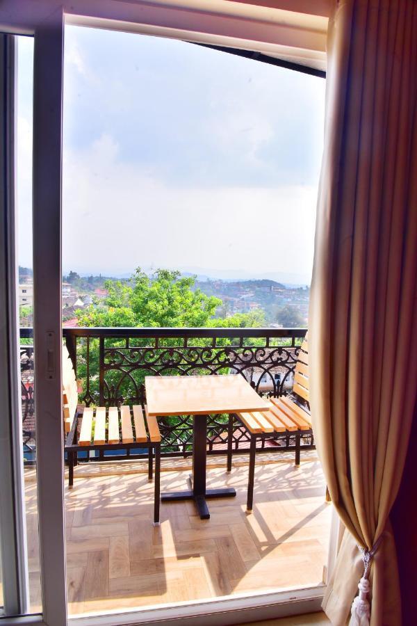 Hotel Coorg Palace Madikeri Luaran gambar