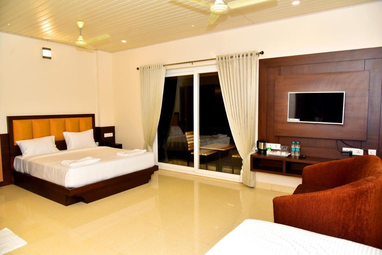 Hotel Coorg Palace Madikeri Luaran gambar
