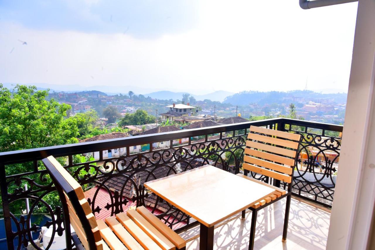 Hotel Coorg Palace Madikeri Luaran gambar