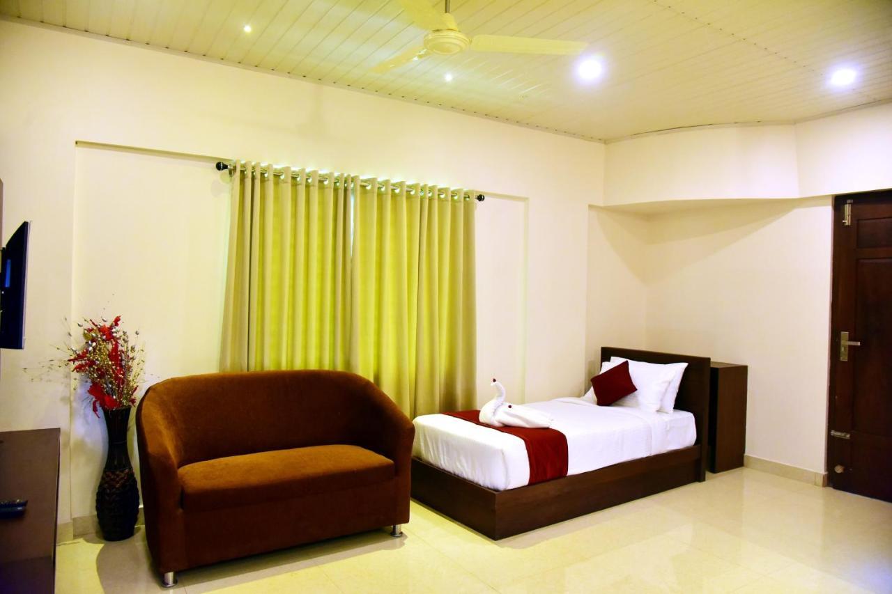 Hotel Coorg Palace Madikeri Luaran gambar