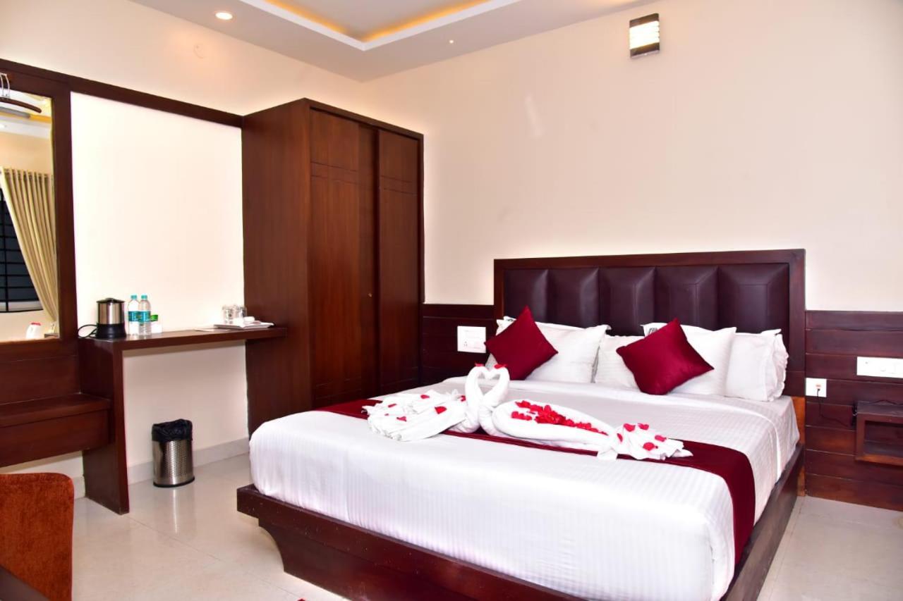 Hotel Coorg Palace Madikeri Luaran gambar