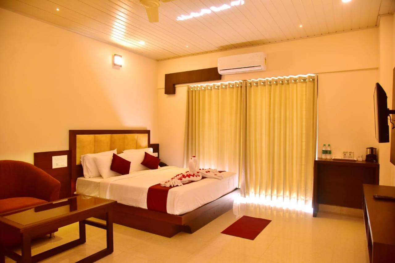 Hotel Coorg Palace Madikeri Luaran gambar
