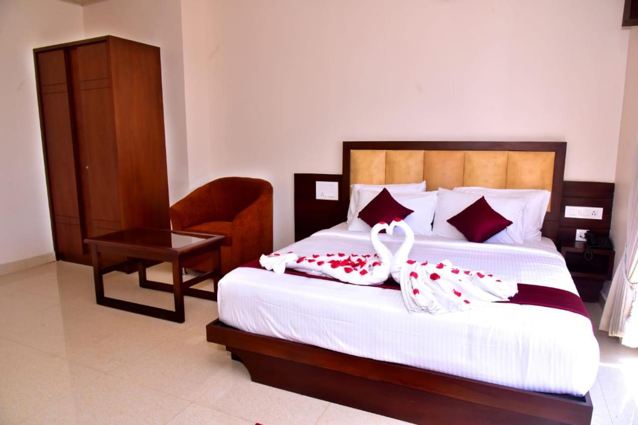Hotel Coorg Palace Madikeri Luaran gambar
