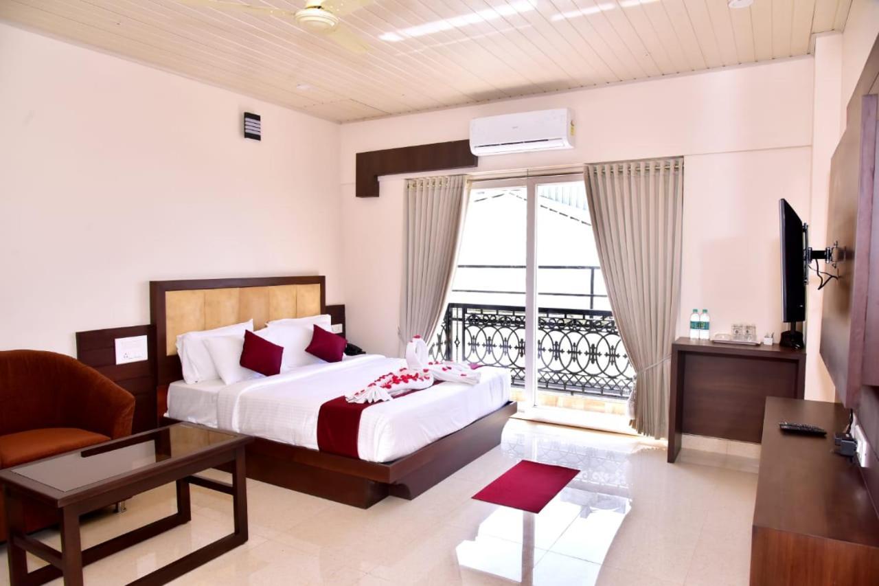 Hotel Coorg Palace Madikeri Luaran gambar